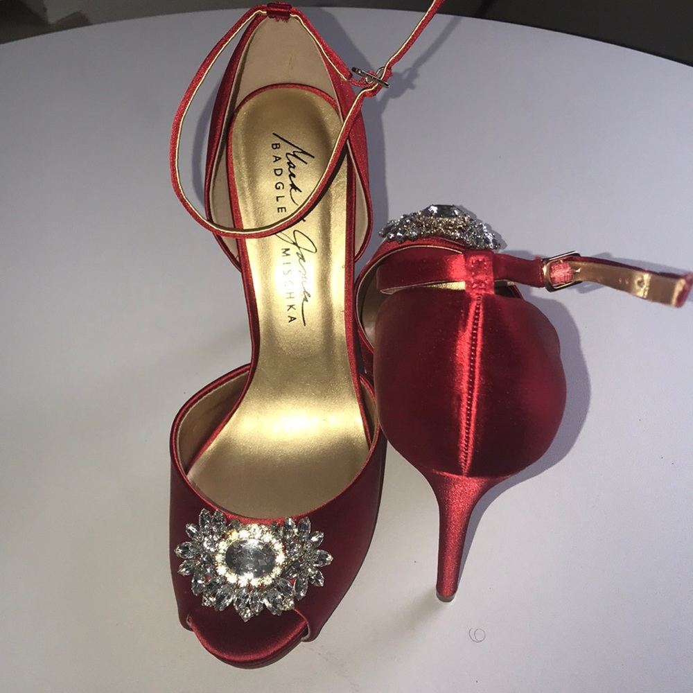 BADGLEY MISCHKA RED SATIN PEEP TOE DIAMOND HEEL